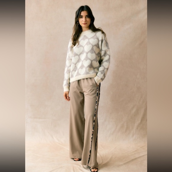 FABULOUS HEART OVERSIZED SWEATER FROM PARIS FRANCE - Picture 4 of 4